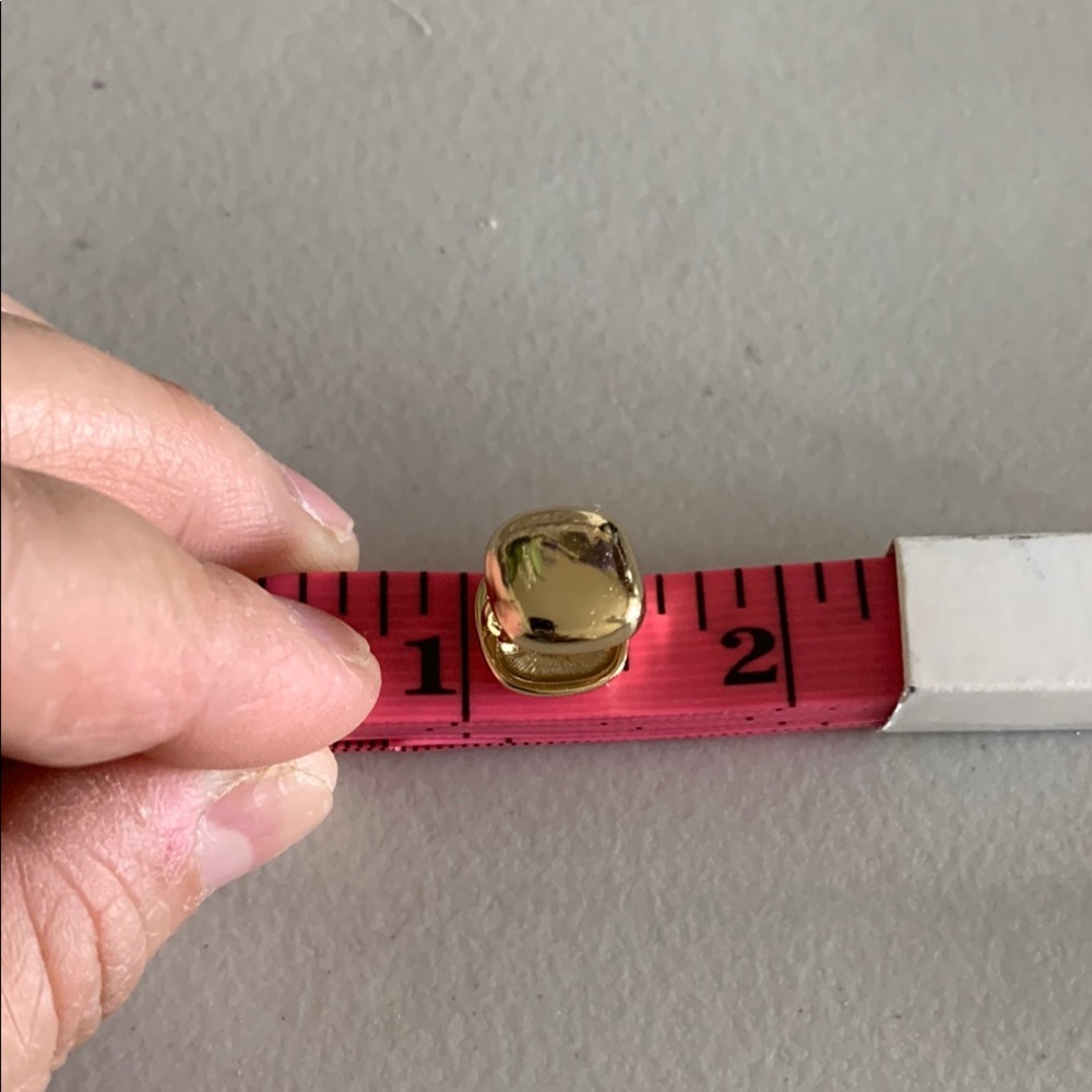 Elegant Gold Plated Earrings - Picture 4 of 4